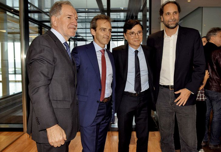 Jorge  Fontevecchia y el equipo  de La Nación: Héctor  D’Amico, Guillermo  Rivaben y Carlos Guyot.