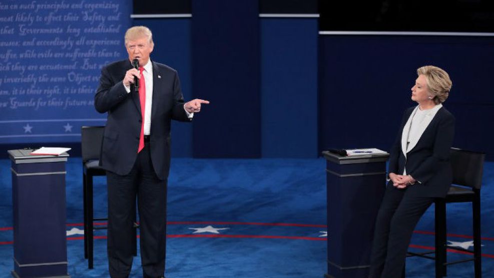 Hillary Clinton y Donald Trump se enfrentan en el segundo debate. 