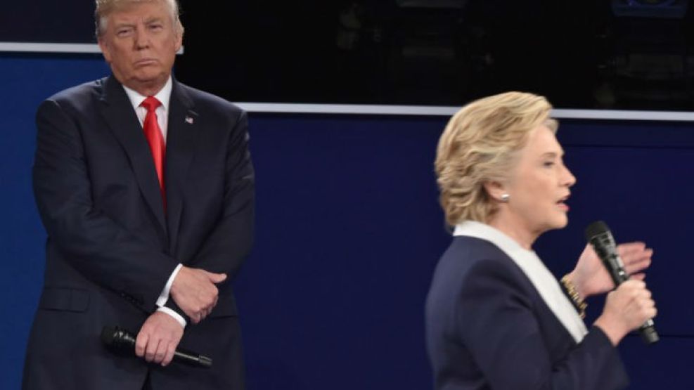 Hillary Clinton y Donald Trump se enfrentan en el segundo debate. 