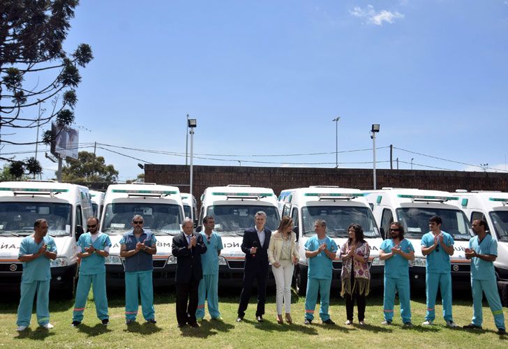 Mauricio Macri entregó ambulancias a la Pronvincia.