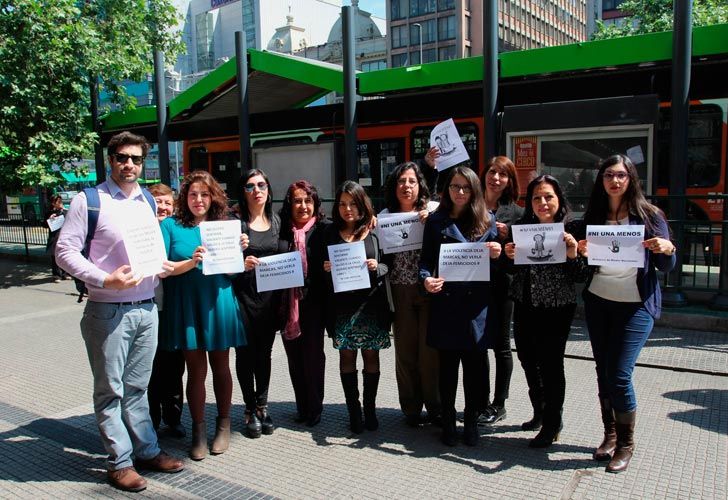 Marcha de #NiUnaMenos en Chile.