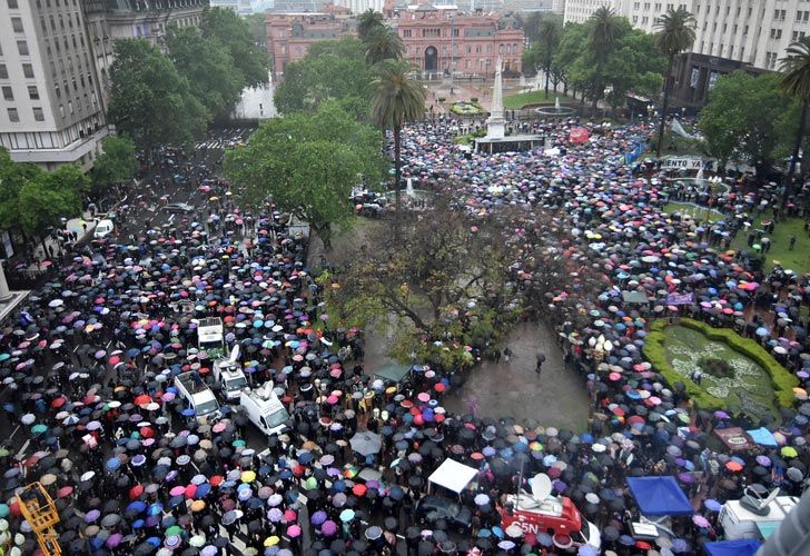 Marcha de #NiUnaMenos en el centro porteño