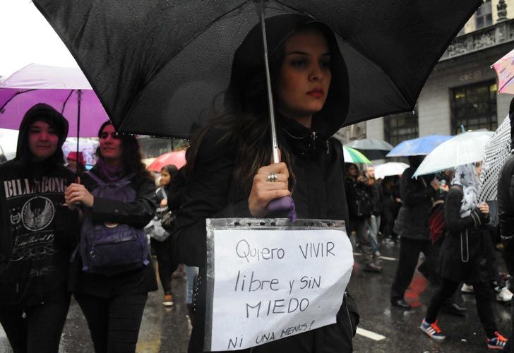 Marcha de #NiUnaMenos en el centro porteño