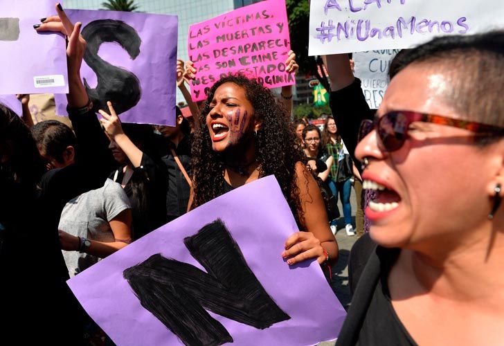 Marcha de #NiUnaMenos en México