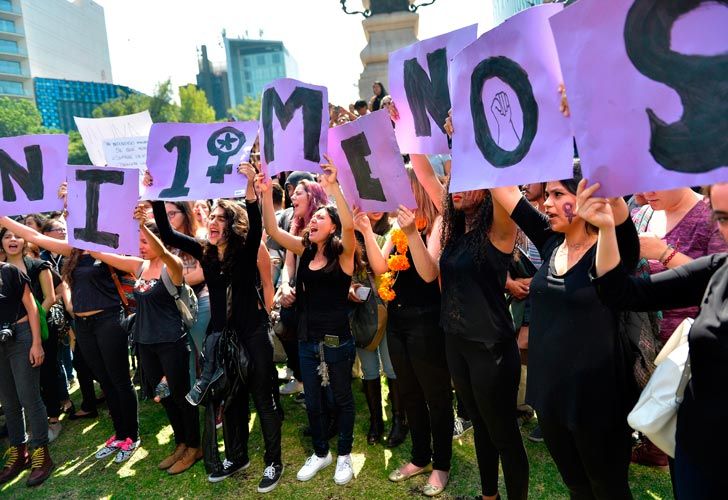 Marcha de #NiUnaMenos en México