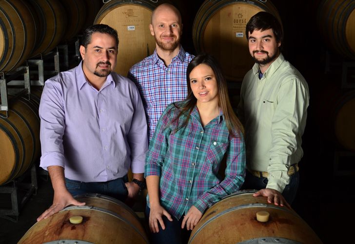 Cristóbal Lapania, CEO de la Bodega Don Cristóbal, junto al equipo Enológico, Ing. Agr. Tomás Para Baldi, Enóloga Lucía Espejo, y Jefe de enólogos Diego Medina.