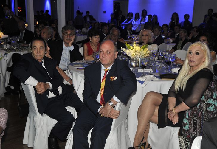 Alberto Fontevecchia junto a Mirtha Legrand, Susana Giménez y Ricardo Lorenzetti.