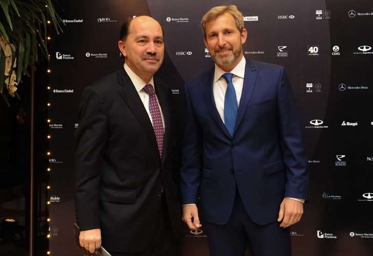 El actual presidente del Banco Ciudad Javier Ortiz Batalla, junto al ex presidente del banco y actual ministro del Interior, Rogelio Frigerio.