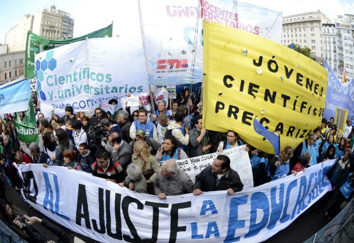 Los científicos se manifestaron contra el recorte presupuestario. 