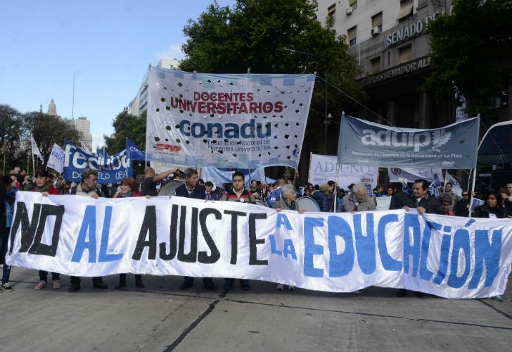 Los científicos se manifestaron contra el recorte presupuestario. 