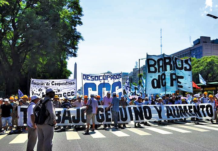 Paz social. Por la vía de la tercerización, el Estado apunta a conseguir un beneficio indirecto, justo cuando falta casi un mes para diciembre.