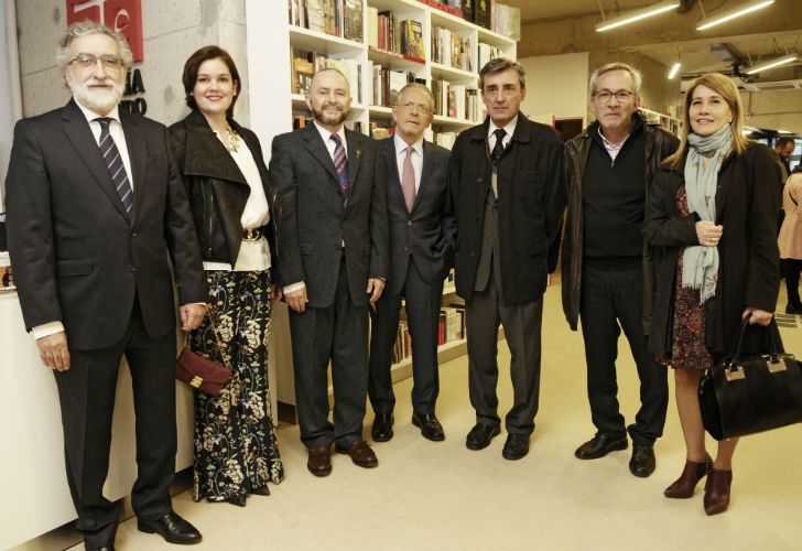 La inauguración de la Librería Arnaldo Orfila Reynal contó con la asistencia de funcionarios e intelectuales.