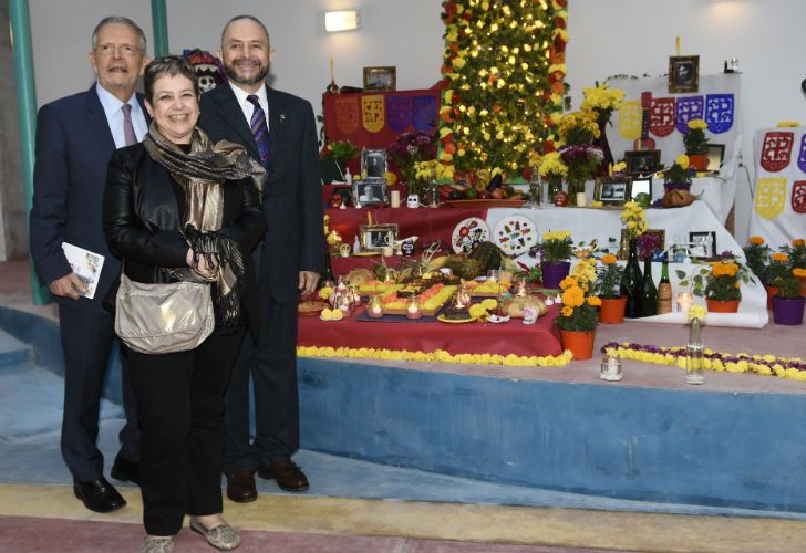 La inauguración de la Librería Arnaldo Orfila Reynal contó con la asistencia de funcionarios e intelectuales.