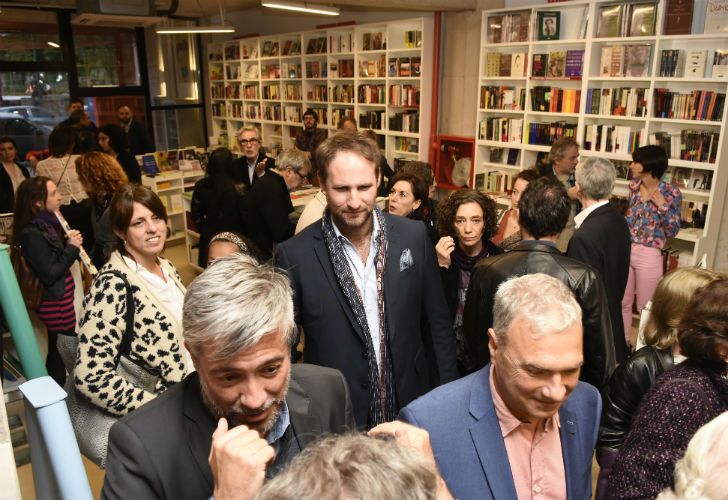 La inauguración de la Librería Arnaldo Orfila Reynal contó con la asistencia de funcionarios e intelectuales.