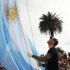 marcelo-en-la-famosa-izada-de-bandera-previa-a-la-largada-maraton