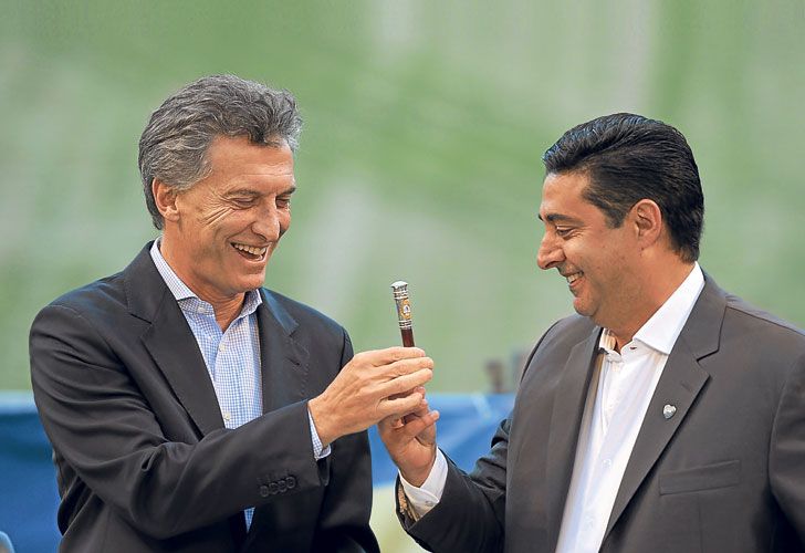 Amigos. Angelici, sucesor de Macri en Boca Juniors, es el hombre de confianza del Presidente en el mundo del fútbol. Pero su ámbito de influencia se extendió a áreas como la Justicia.