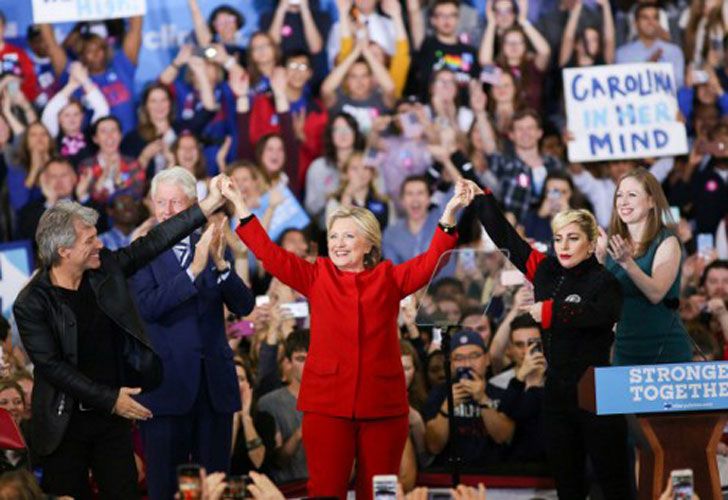 Hillary Clinton estuvo acompañada de grandes del rock como Lady Gaga y Jon Bon Jovi.