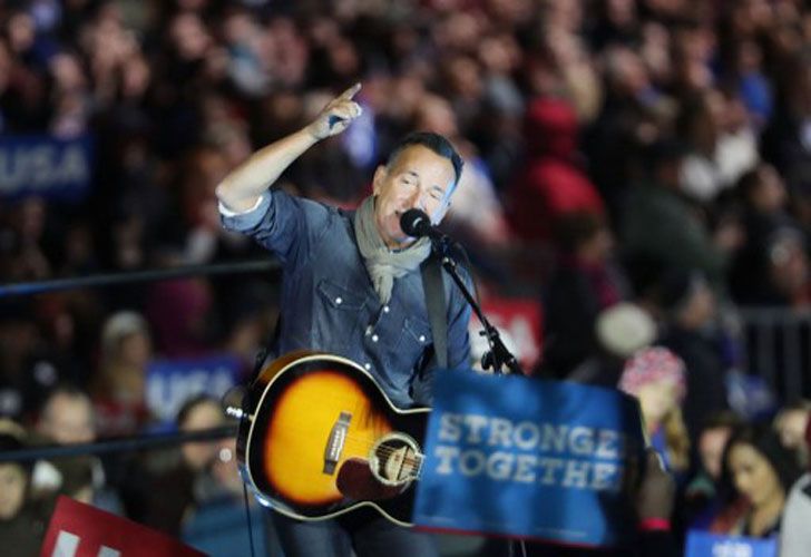 Bruce Springsteen tocó en el acto de Hillary Clinton.