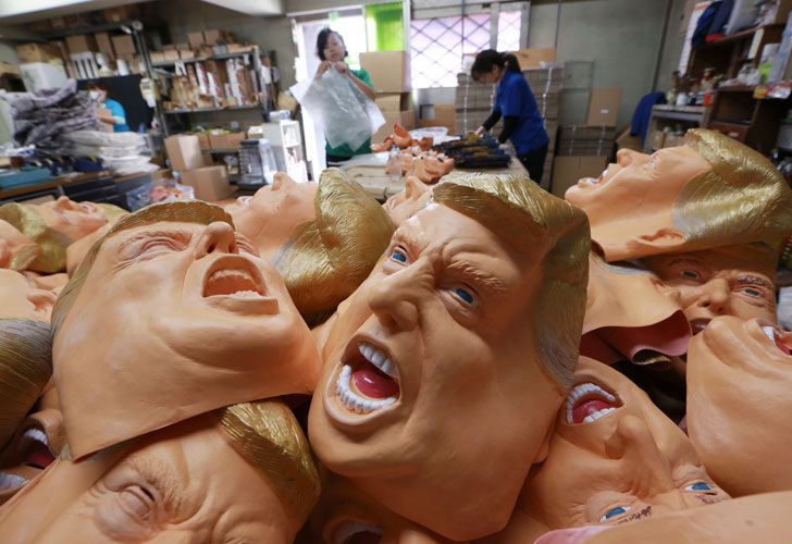 Máscaras de Trump en Japón