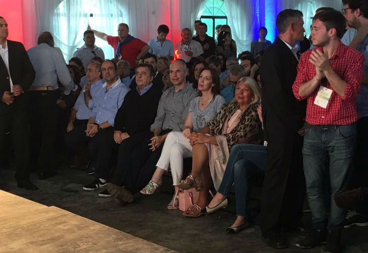 Entre los dirigentes se encontraban Federico Pinedo, Patricia Bullrich, José Corral, Mario Negri, María Eugenia Vidal, Carolina Stanley, Federico Salvai, Adrián Pérez, entre otros.