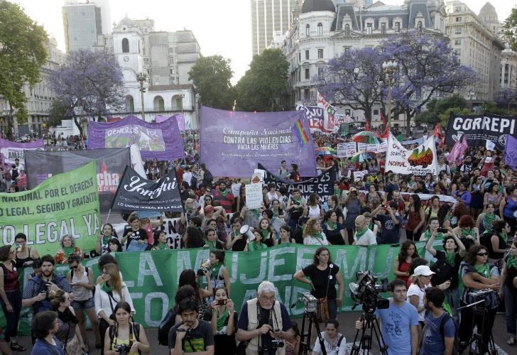 Distintas marchas se realizaron en países de América Latina para repudiar los feminicidios. 