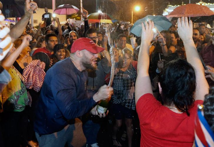 La euforia de los cubanos residentes en Estados Unidos se apoderó de las calles de Miami.