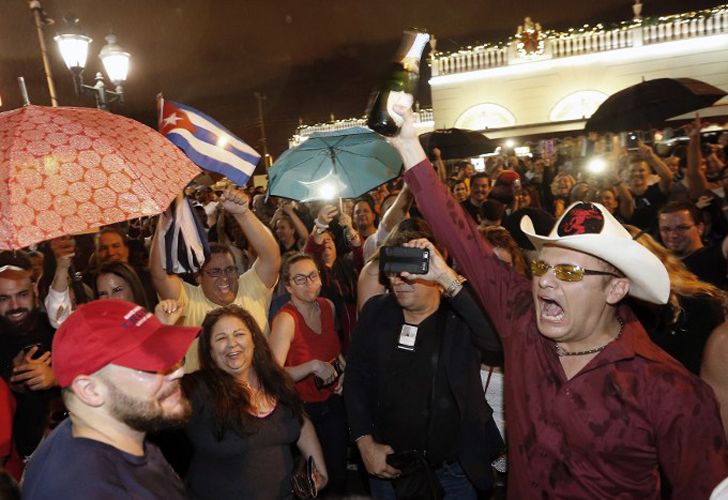 La euforia de los cubanos residentes en Estados Unidos se apoderó de las calles de Miami.