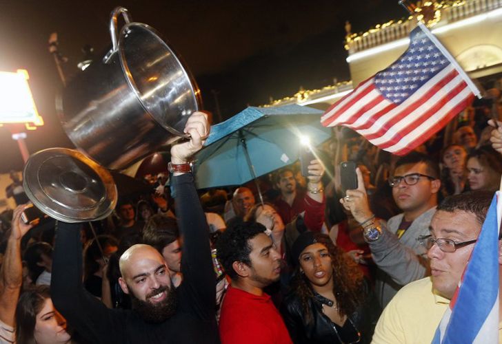 La euforia de los cubanos residentes en Estados Unidos se apoderó de las calles de Miami.ro