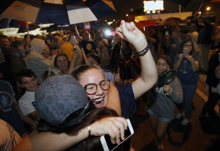 La euforia de los cubanos residentes en Estados Unidos se apoderó de las calles de Miami.