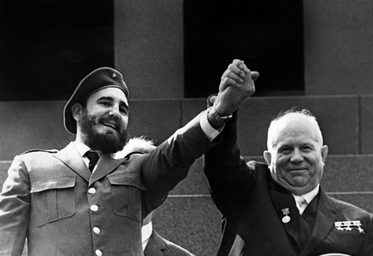 Mayo de 1963 Fidel Castro junto al líder soviético Nikita Khrushchev durante una visita oificial de 4 semanas a Moscú.