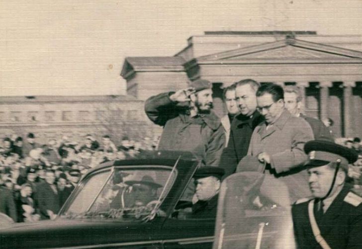 Castro durante su visita a Sverdlovsk.