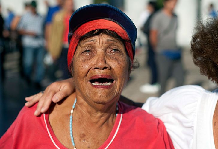 Largas filas de cubanos comenzaron a despedir a Fider Castro en la Plaza de la Revolución de La Habana.