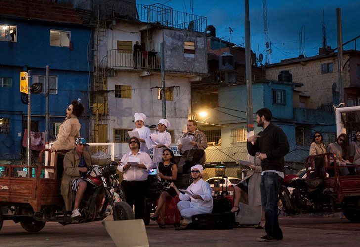 Preparativos y ensayo de Ópera Periférica en el Barrio 31