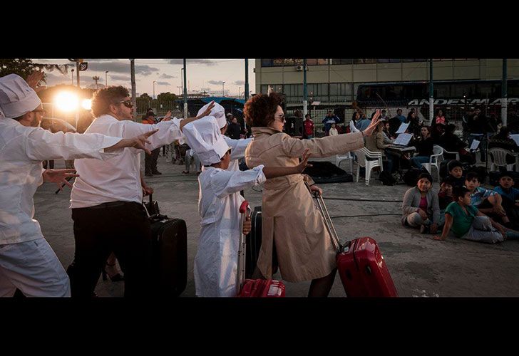 Preparativos y ensayo de Ópera Periférica en el Barrio 31