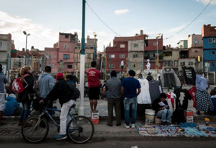 Preparativos y ensayo de Ópera Periférica en el Barrio 31