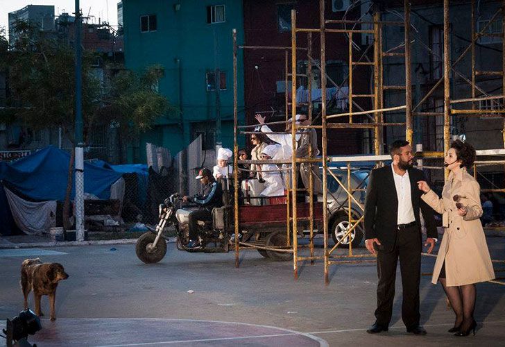 Preparativos y ensayo de Ópera Periférica en el Barrio 31