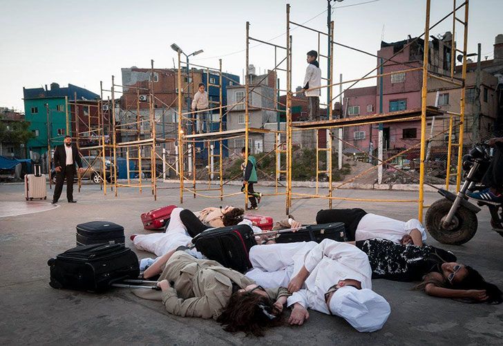 Preparativos y ensayo de Ópera Periférica en el Barrio 31