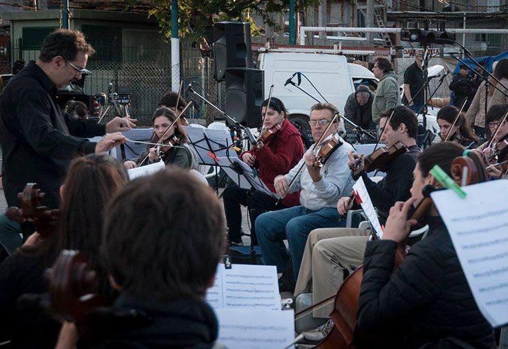 Preparativos y ensayo de Ópera Periférica en el Barrio 31