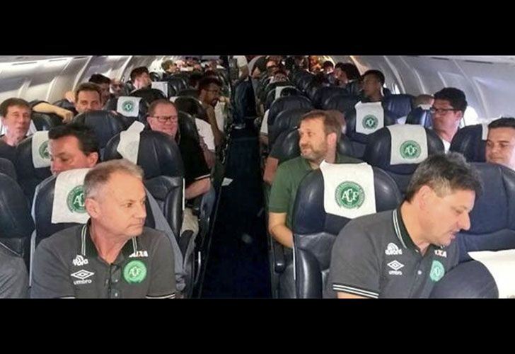 El equipo brasileño del Chapecoense viajaba en un vuelo chárter de la empresa Lamia Bolivia.