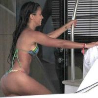 lionel-messis-girlfriend-antonella-roccuzzo-bikini-butt-ass-candids-08