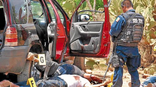 Salvajismo. Destructivos y feroces, los grupos que disponen de multimillonarias fortunas provenientes del narcotráfico y el crimen organizado han iniciado un proceso de cooptación de las elites de distintos factores de poder en cada nación.