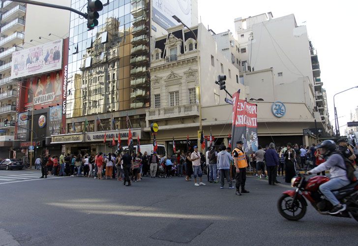 Corte en Av. Corrientes y Callao