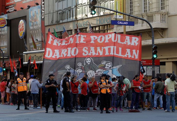 Corte en Av. Corrientes y Callao