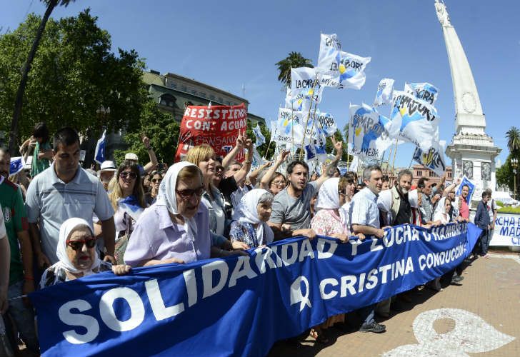 La Marcha de la Resistencia en Plaza de Mayo, liderada por Hebe de Bonafini, titular de Madres de Plaza de Mayo.