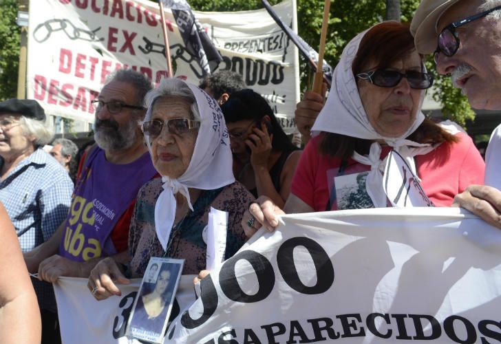 La Marcha de la Resistencia en Plaza de Mayo, liderada por Hebe de Bonafini, titular de Madres de Plaza de Mayo.