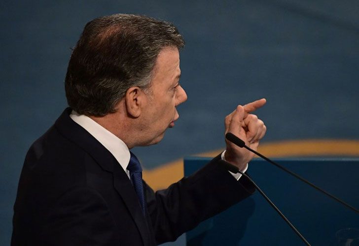 Santos recibió una fuerte ovación del público por su discurso.