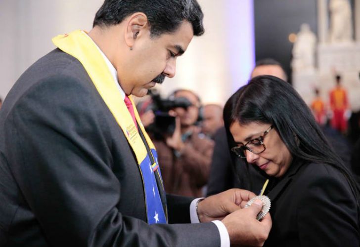 El presidente de Venezuela Nicolás Maduro y su canciller, Delcy Rodríguez.