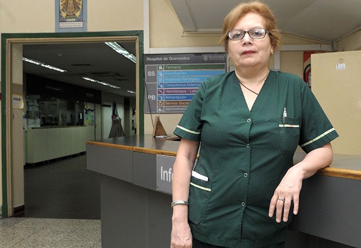 La cantidad de personas que ingresaron a la guardia del Hospital del Quemado, situado en el barrio porteño de Caballito, llegaba hasta las siete de hoy a 18, un 50% menos que el año pasado a esta misma hora, mientras que ninguno de los heridos tuvo lesiones graves. Asi lo informó Miriam Miño, Jefa de Emergencias de ese centro de salud.