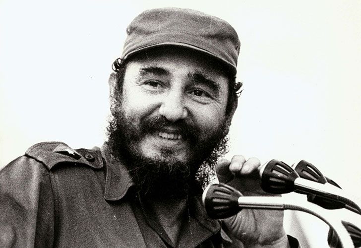 Fidel Castro. Nacido el 13 de agosto de 1926 en Birán, Cuba, y fallecido el 25 de noviembre de 2016 en Provincia de Santiago de Cuba. Líder histórico de la revolución cubana. Militar, estadista y político, mandatario de su país como primer ministro y presidente. 