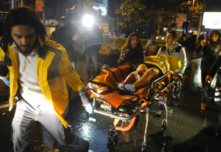 Atentado en discoteca de Estambul: 39 muertos.